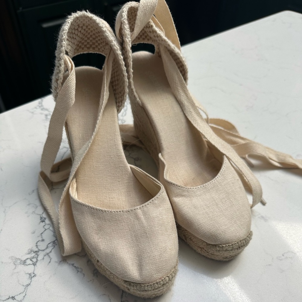 Soludos beige wedge espradrulle tie around ankle size 5.5 women